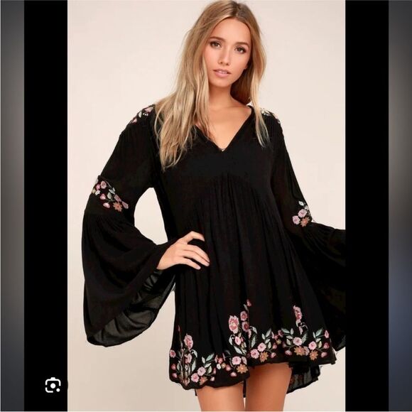 Free People Dresses & Skirts - Free People Te Amo Black Embroidered Floral Boho Mini  Dress, Size M